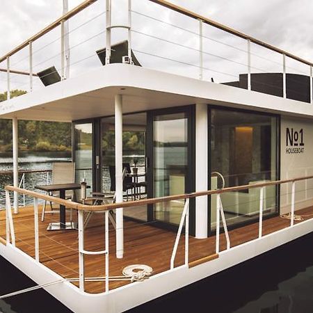 Vipliving Houseboat Hotel Praag Buitenkant foto