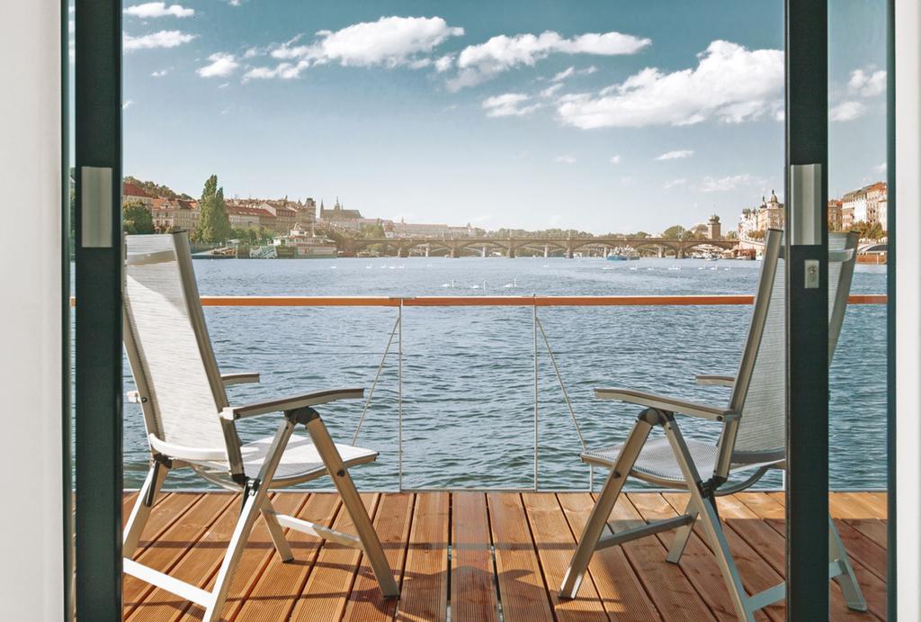 Vipliving Houseboat Hotel Praag Buitenkant foto