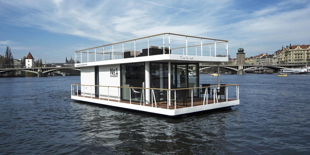 Vipliving Houseboat Hotel Praag Buitenkant foto