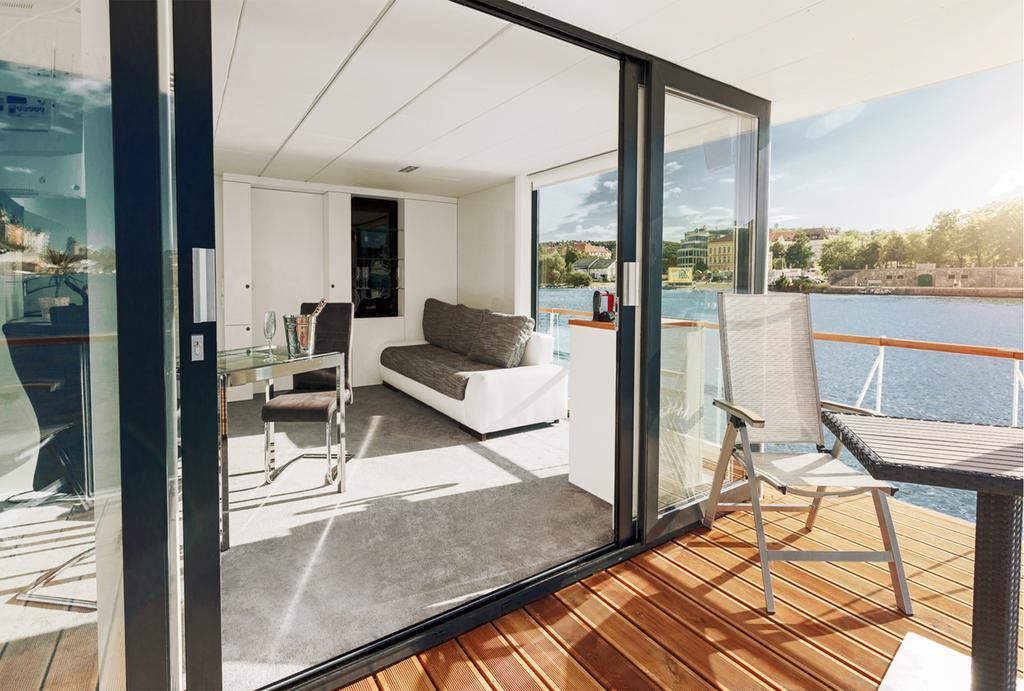 Vipliving Houseboat Hotel Praag Kamer foto